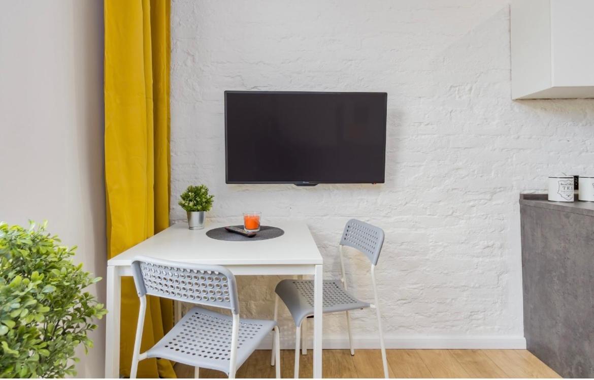 Kawalerka W Srodmiesciu 24 Apartment Lodz  Ngoại thất bức ảnh